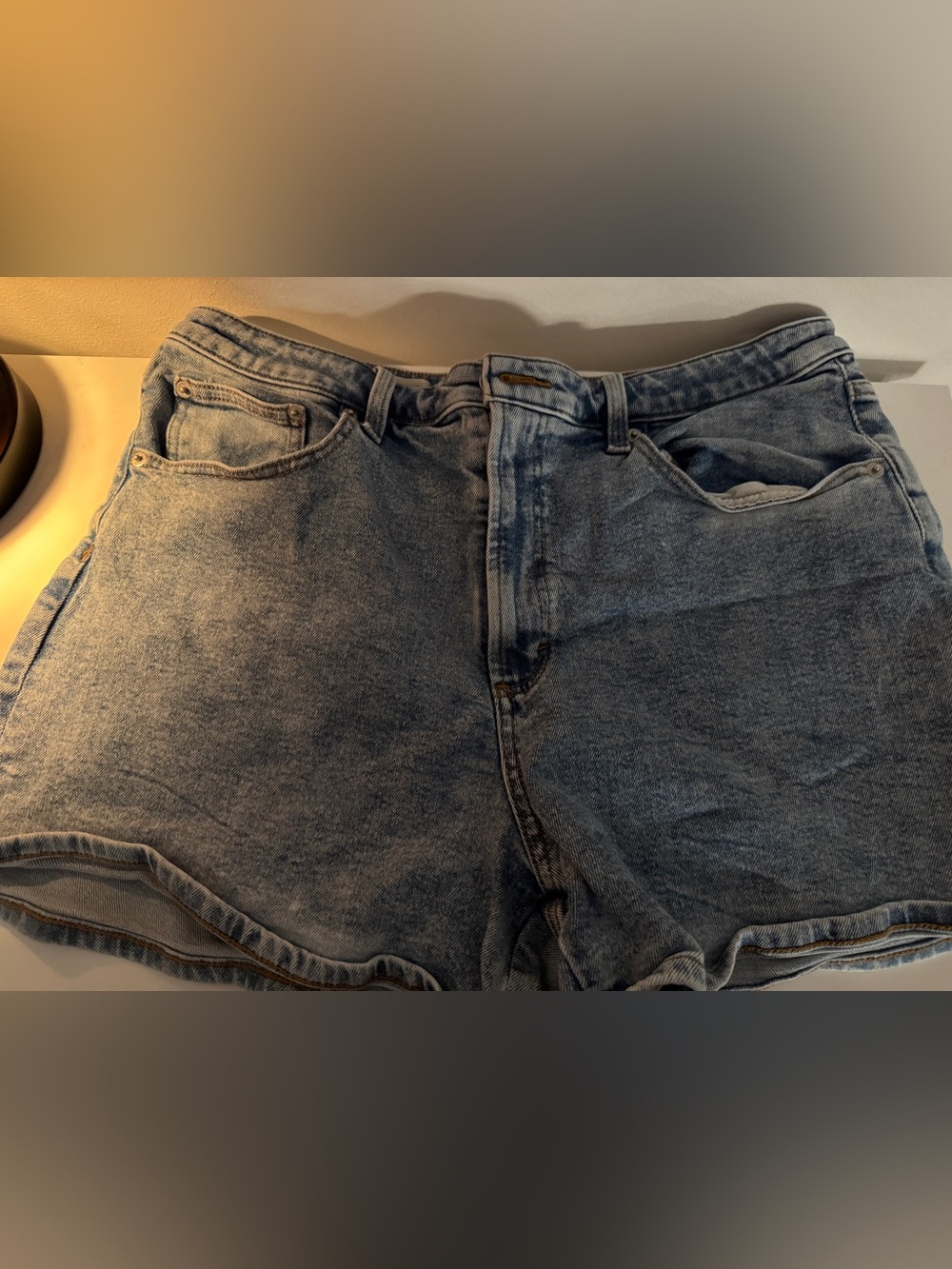 Universal Thread Light Washed Blue High-Rise Denim Shorts